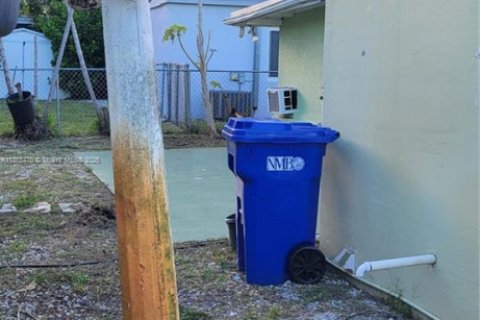 Villa ou maison à vendre à North Miami Beach, Floride: 3 chambres, 111.85 m2 № 1897623 - photo 25