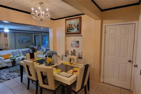 Villa ou maison à vendre à North Miami Beach, Floride: 3 chambres, 111.85 m2 № 1897623 - photo 6