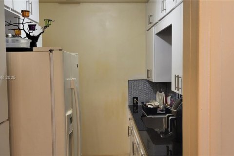 Villa ou maison à vendre à North Miami Beach, Floride: 3 chambres, 111.85 m2 № 1897623 - photo 27