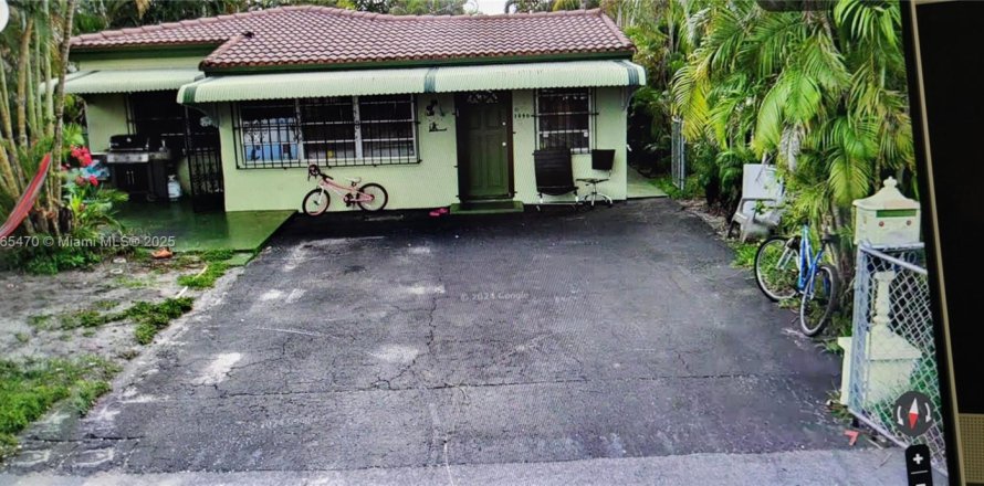 Villa ou maison à North Miami Beach, Floride 3 chambres, 111.85 m2 № 1897623