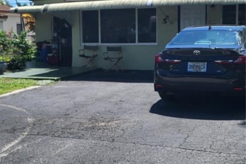 Villa ou maison à vendre à North Miami Beach, Floride: 3 chambres, 111.85 m2 № 1897623 - photo 3