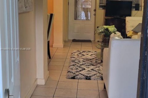 Villa ou maison à vendre à North Miami Beach, Floride: 3 chambres, 111.85 m2 № 1897623 - photo 29