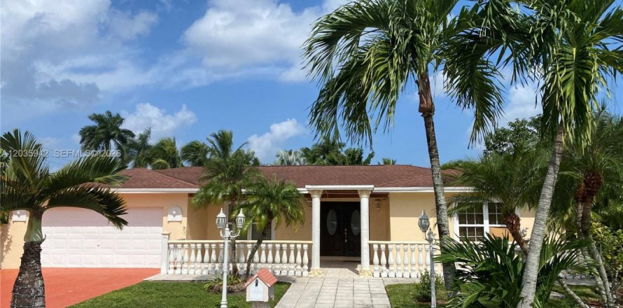 Villa ou maison à Weston, Floride 5 chambres, 282.42 m2 № 2085564