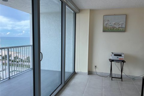 Condo in Miami Beach, Florida, 2 bedrooms  № 1877622 - photo 7