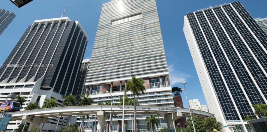 Estudio en el Condominio en Miami, Florida № 1752368
