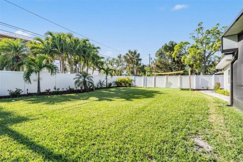 Casa en venta en Saint Petersburg, Florida, 4 dormitorios, 195.09 m2 № 1802931 - foto 28