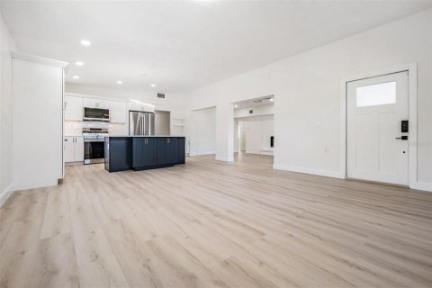 Casa en venta en Saint Petersburg, Florida, 4 dormitorios, 195.09 m2 № 1802931 - foto 20