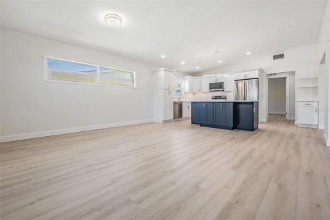 Casa en venta en Saint Petersburg, Florida, 4 dormitorios, 195.09 m2 № 1802931 - foto 21