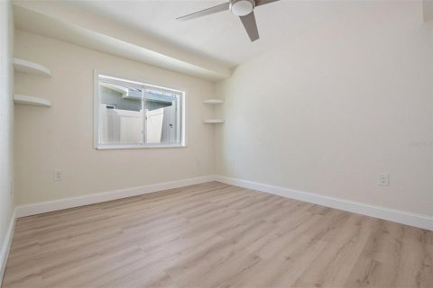 Casa en venta en Saint Petersburg, Florida, 4 dormitorios, 195.09 m2 № 1802931 - foto 11