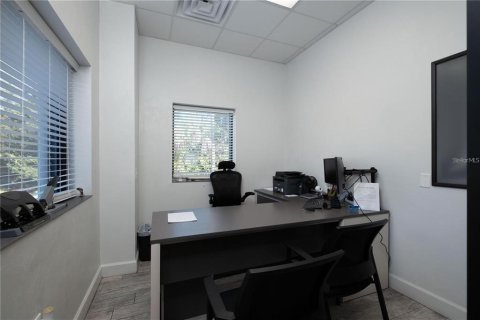 Propiedad comercial en venta en Gainesville, Florida, 398.55 m2 № 2312335 - foto 11