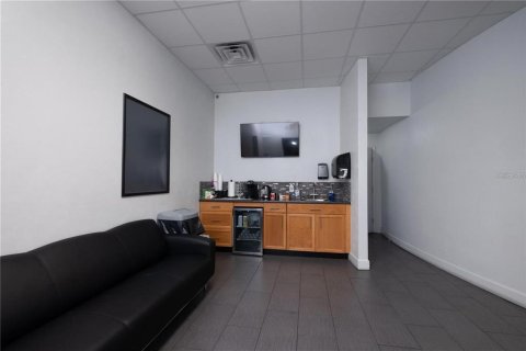 Propiedad comercial en venta en Gainesville, Florida, 398.55 m2 № 2312335 - foto 15
