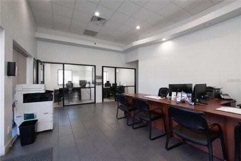 Propiedad comercial en venta en Gainesville, Florida, 398.55 m2 № 2312335 - foto 6