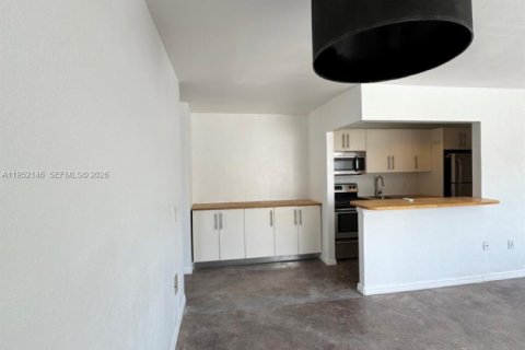 Снять в аренду кондоминиум в Норт-Бей-Виллидж, Флорида 1 спальня, 62.43м2, № 2006482 - фото 9