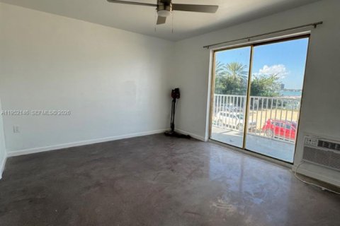 Снять в аренду кондоминиум в Норт-Бей-Виллидж, Флорида 1 спальня, 62.43м2, № 2006482 - фото 4