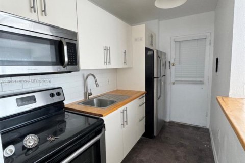 Снять в аренду кондоминиум в Норт-Бей-Виллидж, Флорида 1 спальня, 62.43м2, № 2006482 - фото 7