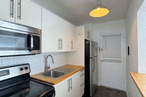 Снять в аренду кондоминиум в Норт-Бей-Виллидж, Флорида 1 спальня, 62.43м2, № 2006482 - фото 8