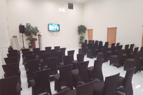 Propiedad comercial en venta en North Miami, Florida № 1864901 - foto 7