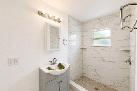 Casa en venta en Saint Petersburg, Florida, 4 dormitorios, 114.73 m2 № 2298160 - foto 21