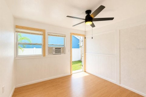 Casa en venta en Saint Petersburg, Florida, 4 dormitorios, 114.73 m2 № 2298160 - foto 24