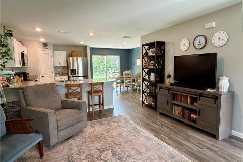 Casa en venta en Spring Hill, Florida, 4 dormitorios, 181.35 m2 № 1899525 - foto 4