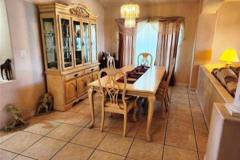 House in Kissimmee, Florida 3 bedrooms, 167.41 sq.m. № 1634507 - photo 5
