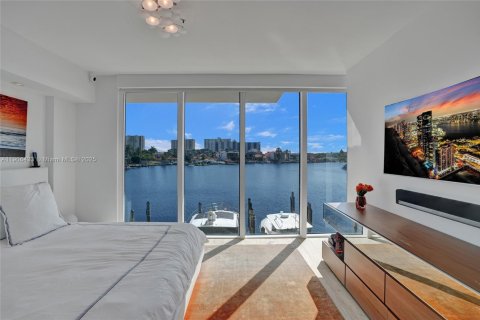 Кондоминиум с 2 спальнями в Санни-Айлс-Бич, Флорида № 2054080