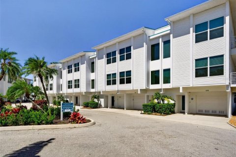 Touwnhouse à vendre à Englewood, Floride: 3 chambres, 161.19 m2 № 2372929 - photo 2