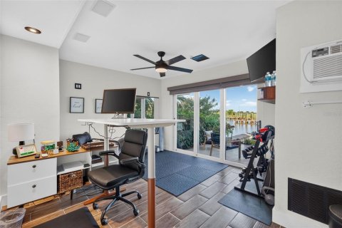 Touwnhouse à vendre à Englewood, Floride: 3 chambres, 161.19 m2 № 2372929 - photo 13
