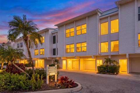 Touwnhouse à vendre à Englewood, Floride: 3 chambres, 161.19 m2 № 2372929 - photo 4