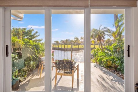 Touwnhouse à vendre à Englewood, Floride: 3 chambres, 161.19 m2 № 2372929 - photo 15