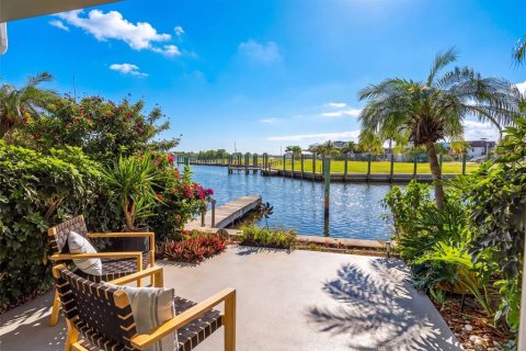 Touwnhouse à vendre à Englewood, Floride: 3 chambres, 161.19 m2 № 2372929 - photo 16