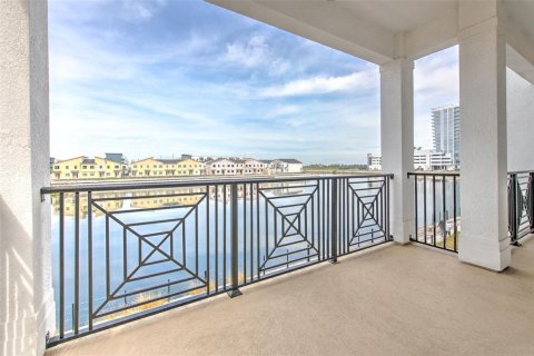Townhouse in Tampa, Florida 4 bedrooms, 260.5 sq.m. № 1789346 - photo 18
