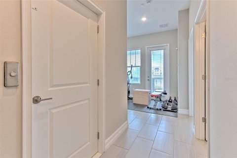 Townhouse in Tampa, Florida 4 bedrooms, 260.5 sq.m. № 1789346 - photo 10