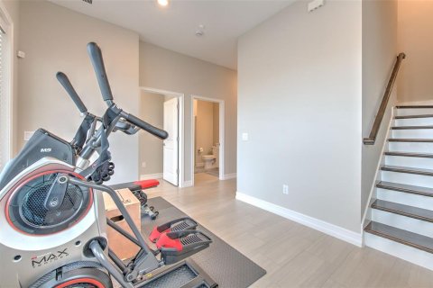 Townhouse in Tampa, Florida 4 bedrooms, 260.5 sq.m. № 1789346 - photo 15