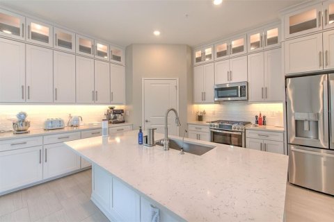 Townhouse in Tampa, Florida 4 bedrooms, 260.5 sq.m. № 1789346 - photo 23