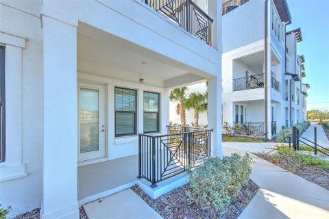 Townhouse in Tampa, Florida 4 bedrooms, 260.5 sq.m. № 1789346 - photo 8