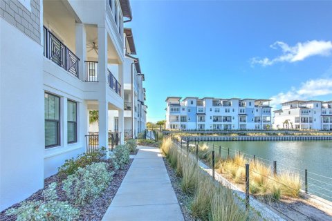 Townhouse in Tampa, Florida 4 bedrooms, 260.5 sq.m. № 1789346 - photo 7