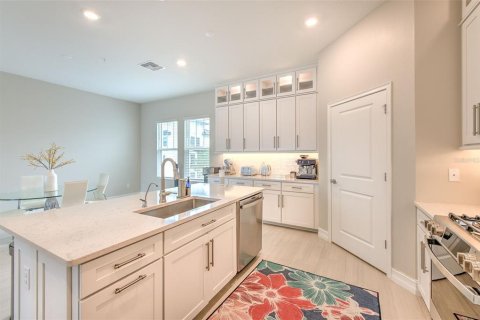 Townhouse in Tampa, Florida 4 bedrooms, 260.5 sq.m. № 1789346 - photo 26