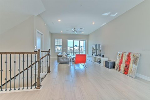 Townhouse in Tampa, Florida 4 bedrooms, 260.5 sq.m. № 1789346 - photo 30