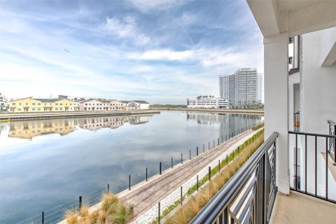 Townhouse in Tampa, Florida 4 bedrooms, 260.5 sq.m. № 1789346 - photo 19