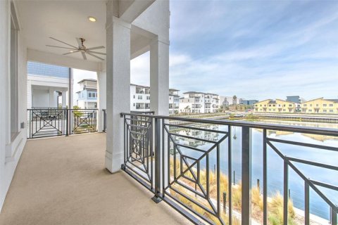 Townhouse in Tampa, Florida 4 bedrooms, 260.5 sq.m. № 1789346 - photo 17