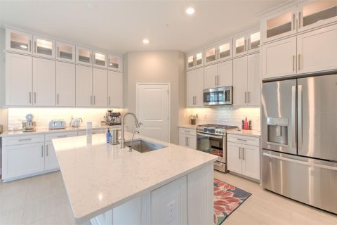 Townhouse in Tampa, Florida 4 bedrooms, 260.5 sq.m. № 1789346 - photo 25