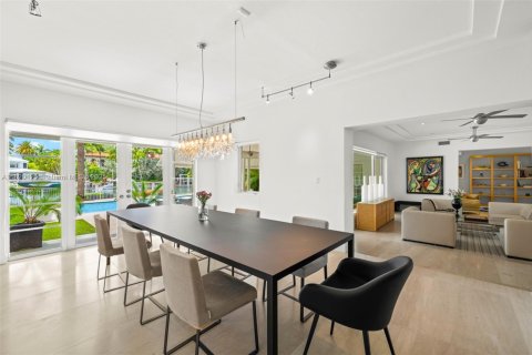 House in Miami Beach, Florida 5 bedrooms, 387.5 sq.m. № 1788765 - photo 18
