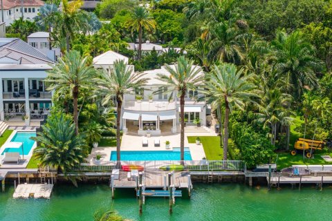 House in Miami Beach, Florida 5 bedrooms, 387.5 sq.m. № 1788765 - photo 5