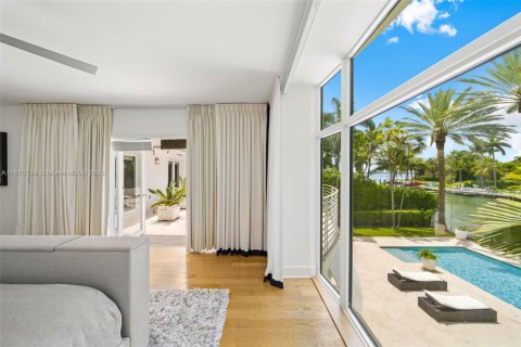 House in Miami Beach, Florida 5 bedrooms, 387.5 sq.m. № 1788765 - photo 23