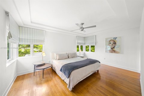 House in Miami Beach, Florida 5 bedrooms, 387.5 sq.m. № 1788765 - photo 27