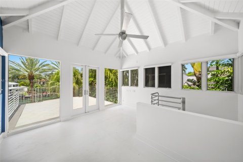 House in Miami Beach, Florida 5 bedrooms, 387.5 sq.m. № 1788765 - photo 28