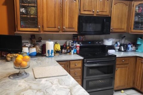 House in Arcadia, Florida 4 bedrooms, 287.07 sq.m. № 2212721 - photo 5