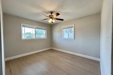 Villa ou maison à louer à Saint Petersburg, Floride: 3 chambres, 97.73 m2 № 2396971 - photo 12