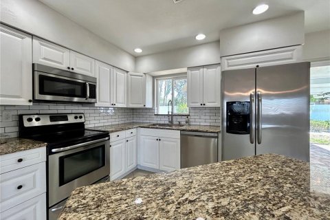 Villa ou maison à louer à Saint Petersburg, Floride: 3 chambres, 97.73 m2 № 2396971 - photo 7